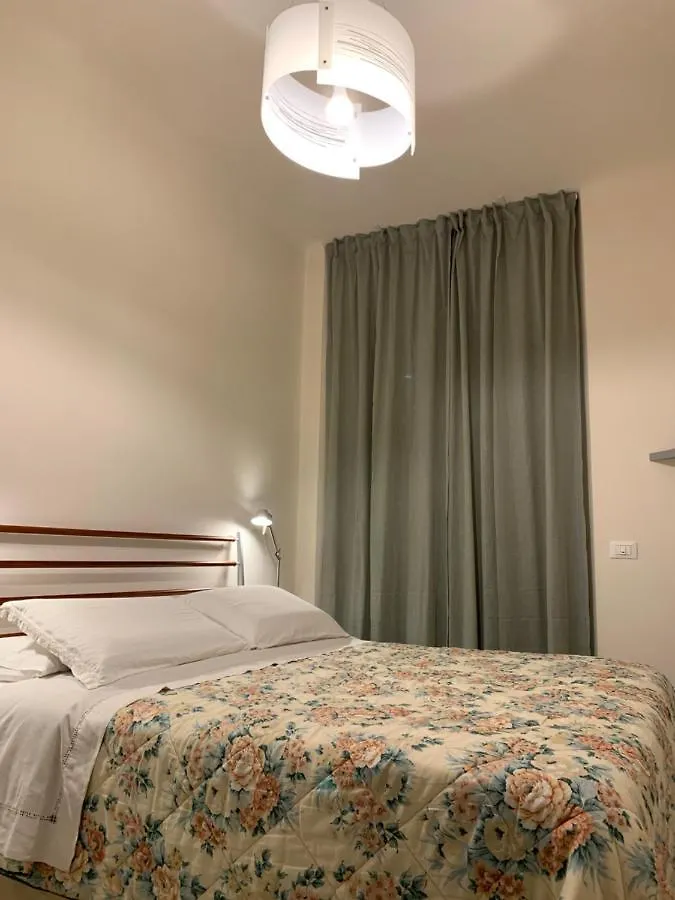 Bed and Breakfast a casa di enrico Firenze 0*,